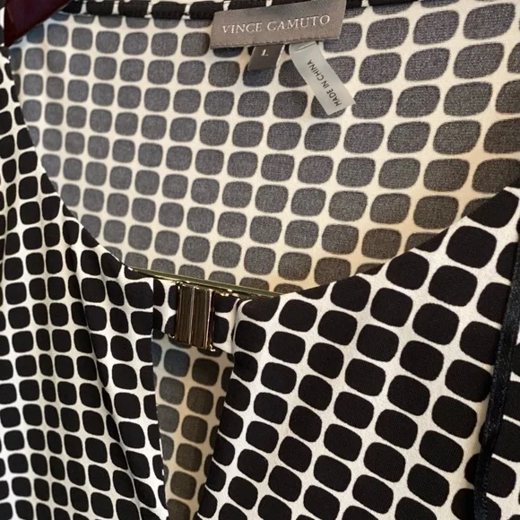 🌸HP🎉NWT👚VINCE CAMUTO Cap-Sleeve BLACK 🖤& WHITE 🤍Blouse - Picture 9 of 16